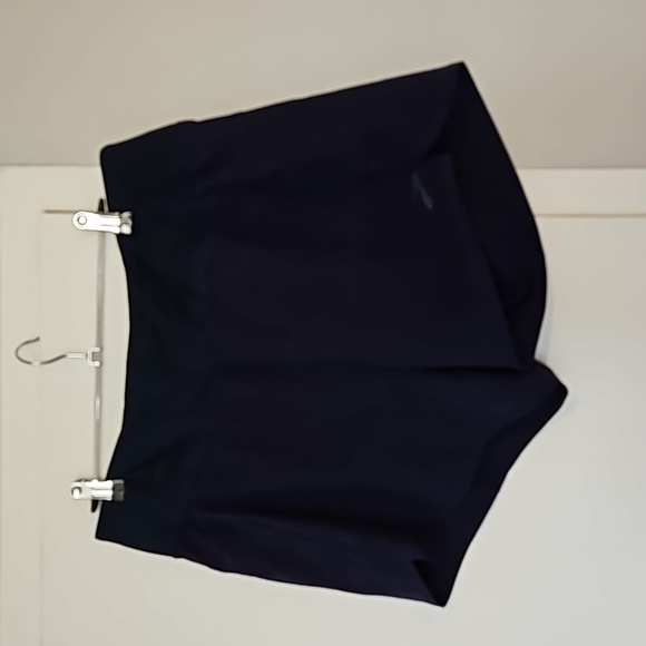 Brooks Ladies Running Shorts Size Large - Picture 1 of 4